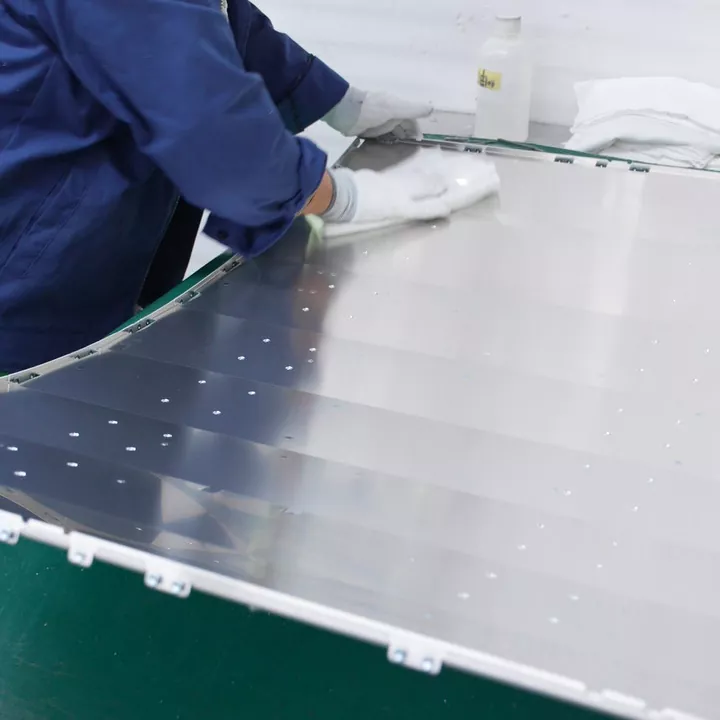 CNC-Biegen und Biegen von Blechen